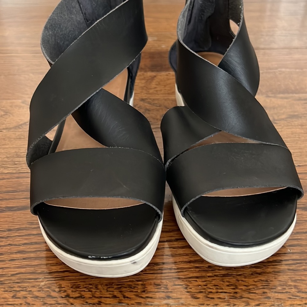 Universal Thread Black Platform Sandal - image 2